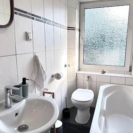 Apartment Rtr - Fuer Bis Zu 5 Personen - Modernes - Zentral - Voll Ausgestattet *